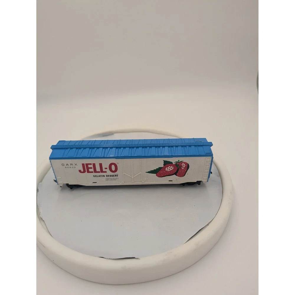 Jell-O Gelatin Dessert‎ HO Scale Boxcar GARX 50823 White Blue Strawberry Train